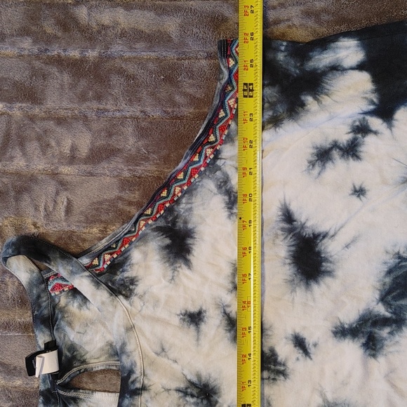 Torrid tank Size 4 NWOT - Picture 5 of 5